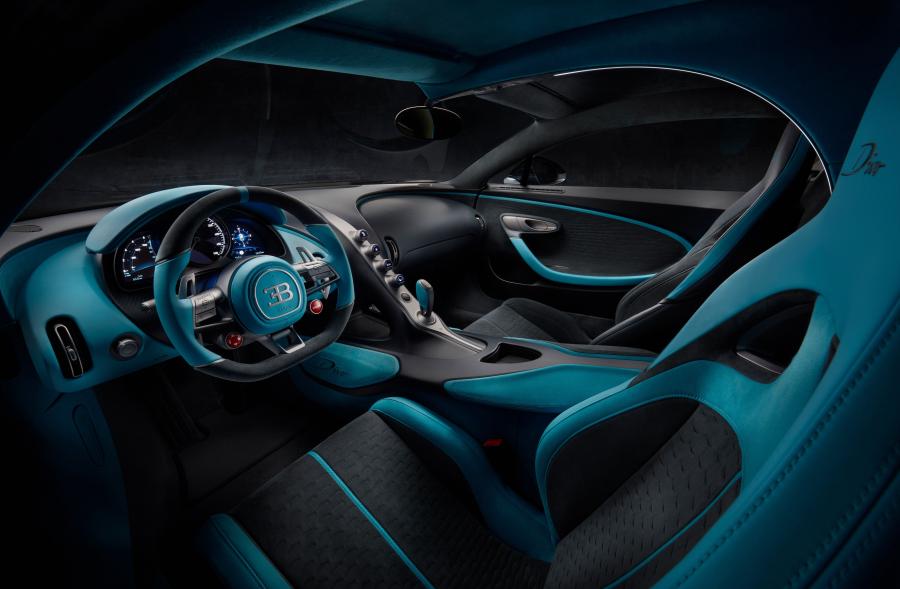 Интерьер Bugatti Divo 2018 года  (фото 4 из 46)